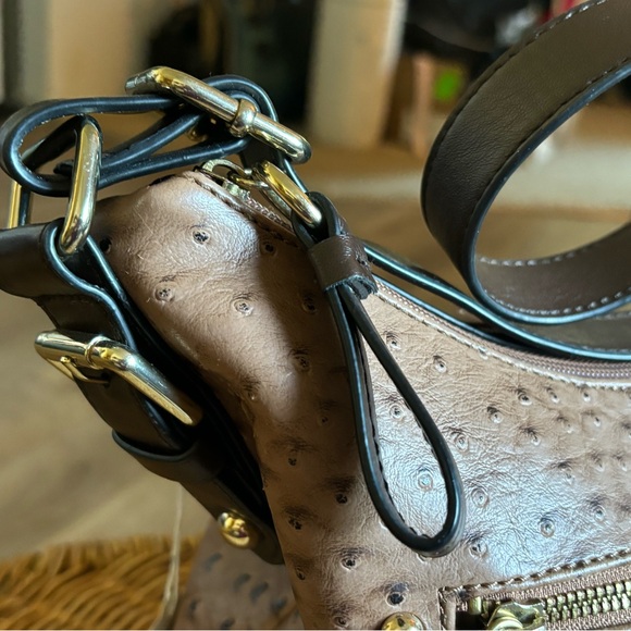 GIANI BERNINI OSTRICH SKIN SHOULDER BAG - Picture 6 of 11